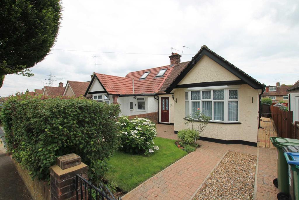 Hillrise Avenue, Watford 2 bed semidetached bungalow £1,350 pcm (£