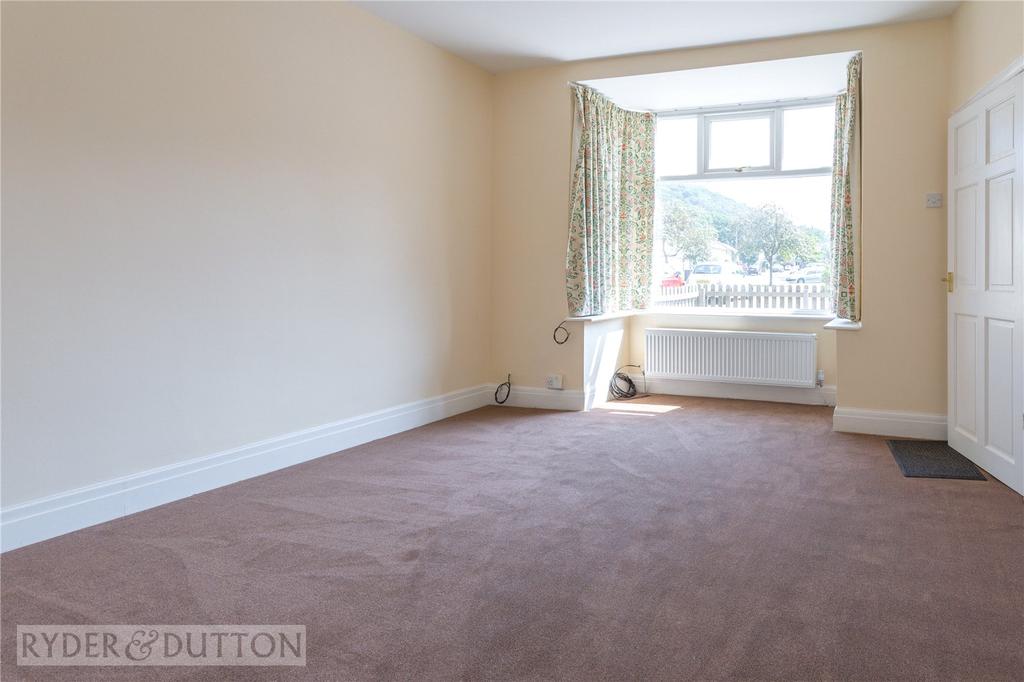 Pyegrove Road, Glossop, SK13 3 bed end of terrace house £199,950