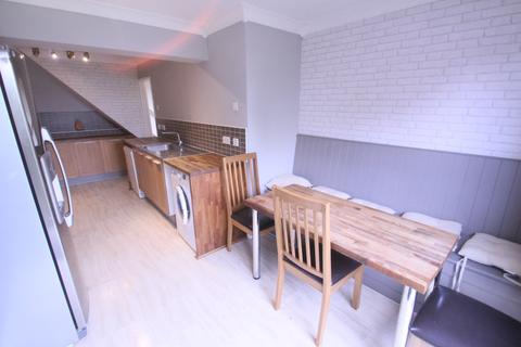 1 Field End Close, Luton, LU2 8DU