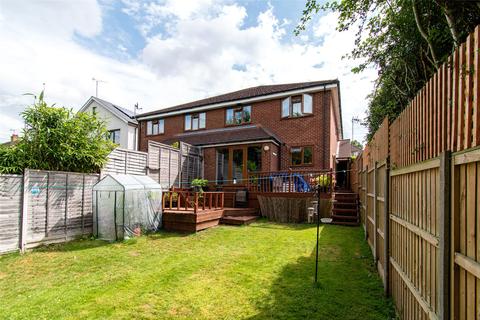 33 Mount Drive, Park Street, St Albans, AL2 2NP