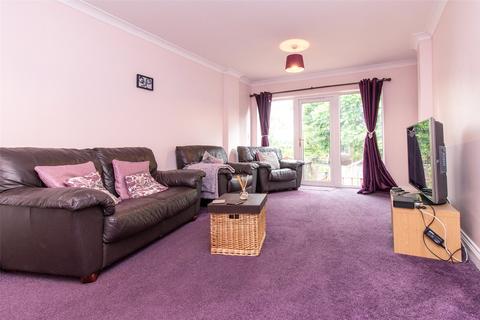 33 Mount Drive, Park Street, St Albans, AL2 2NP