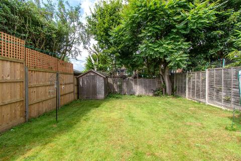 33 Mount Drive, Park Street, St Albans, AL2 2NP