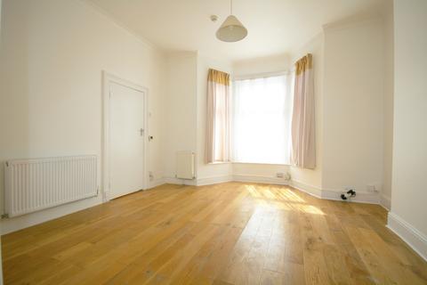 5 bedroom end of terrace house to rent - Dudley Road,  Ilford, IG1