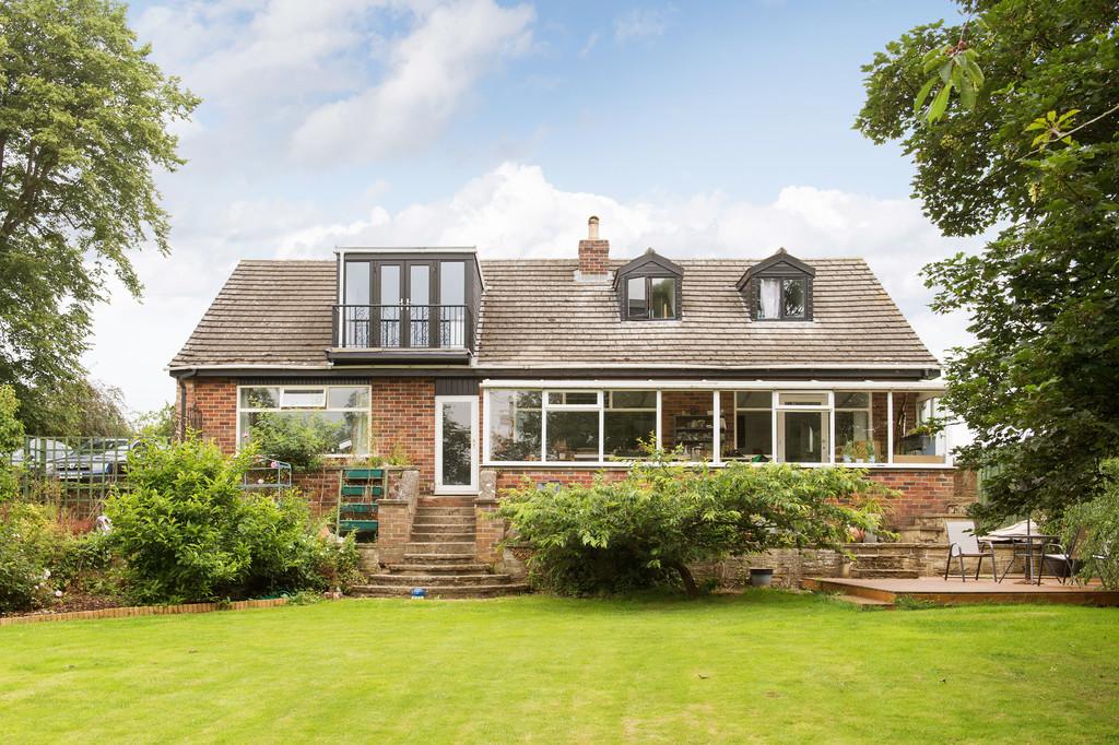 Parkfield Littlethorpe Road, Ripon HG4 1TZ 6 bed detached house £800,000