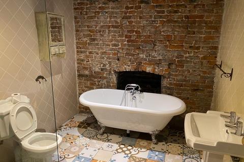 4 bedroom apartment to rent, Le Bateau, 62 Duke Street, Liverpool, Merseyside, L1