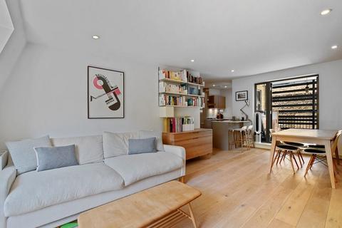 2 bedroom apartment to rent, Bermondsey Street, London