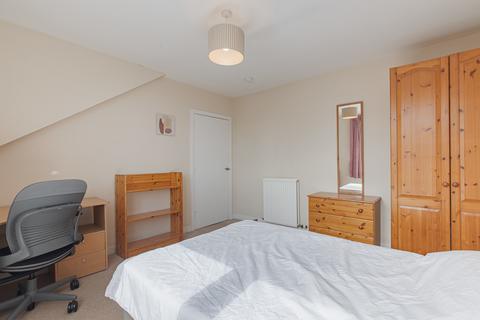 2 bedroom flat to rent, Chestnut Row, Aberdeen