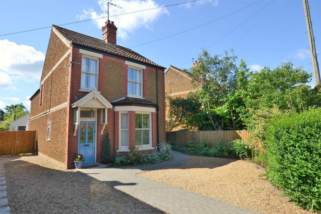 Station Road, Snettisham 4 bed detached house - £475,000