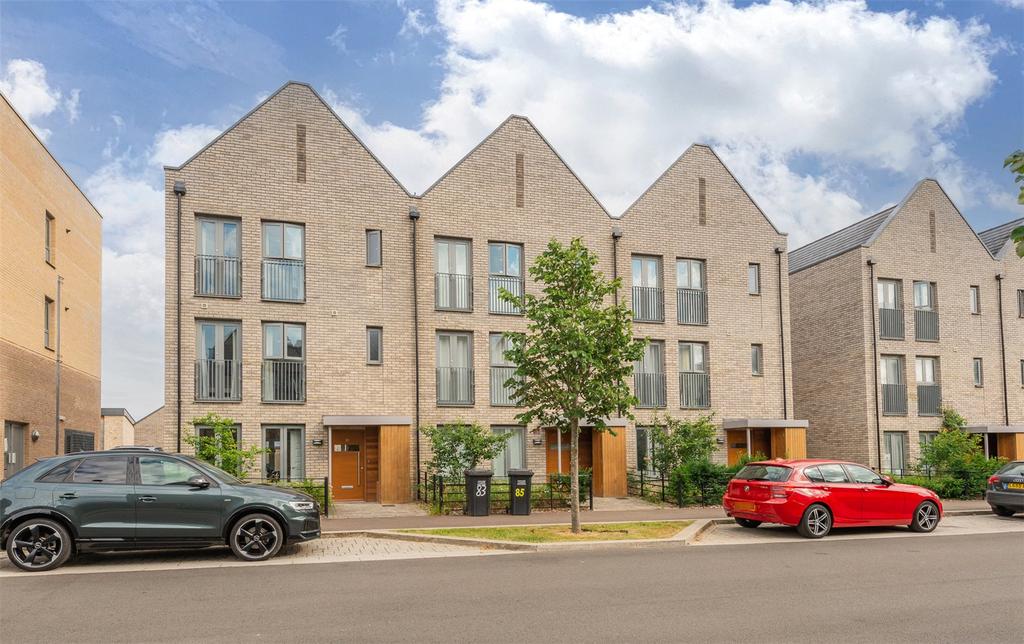 Osprey Drive, Trumpington, Cambridge 5 bed terraced house £650,000