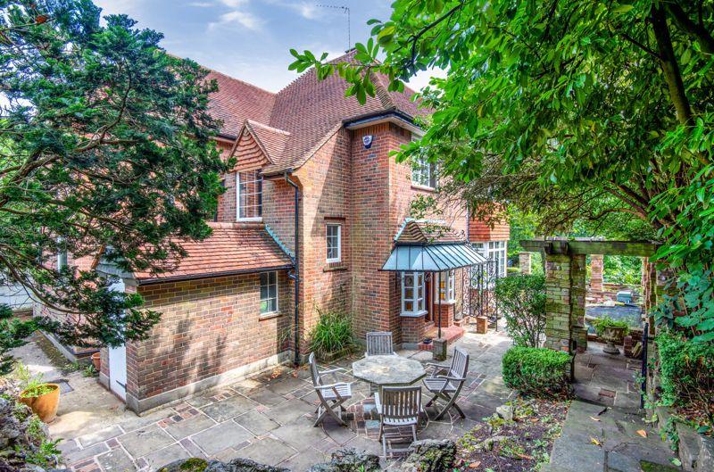 Monahan Avenue, West Purley 4 bed detached house £1,000,000