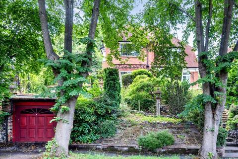 16 Monahan Avenue, Purley, CR8 3BA
