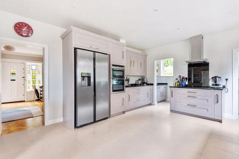 16 Monahan Avenue, Purley, CR8 3BA