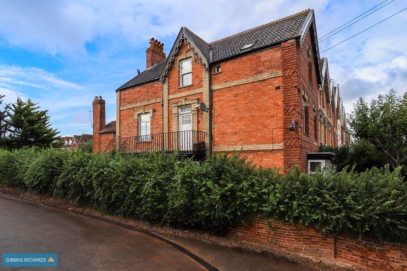 Durleigh Road, Bridgwater 2 bed flat £145,000