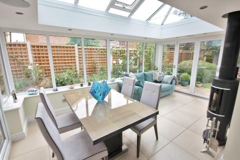 4 Gainsborough Place, Hutton, Brentwood, CM13 2RF