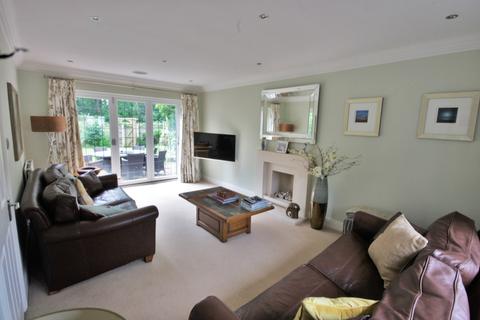 4 Gainsborough Place, Hutton, Brentwood, CM13 2RF