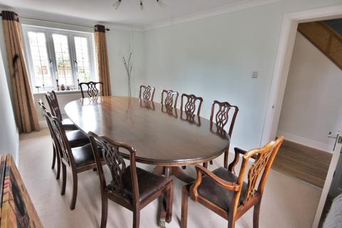 4 Gainsborough Place, Hutton, Brentwood, CM13 2RF