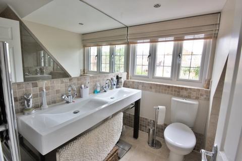 4 Gainsborough Place, Hutton, Brentwood, CM13 2RF