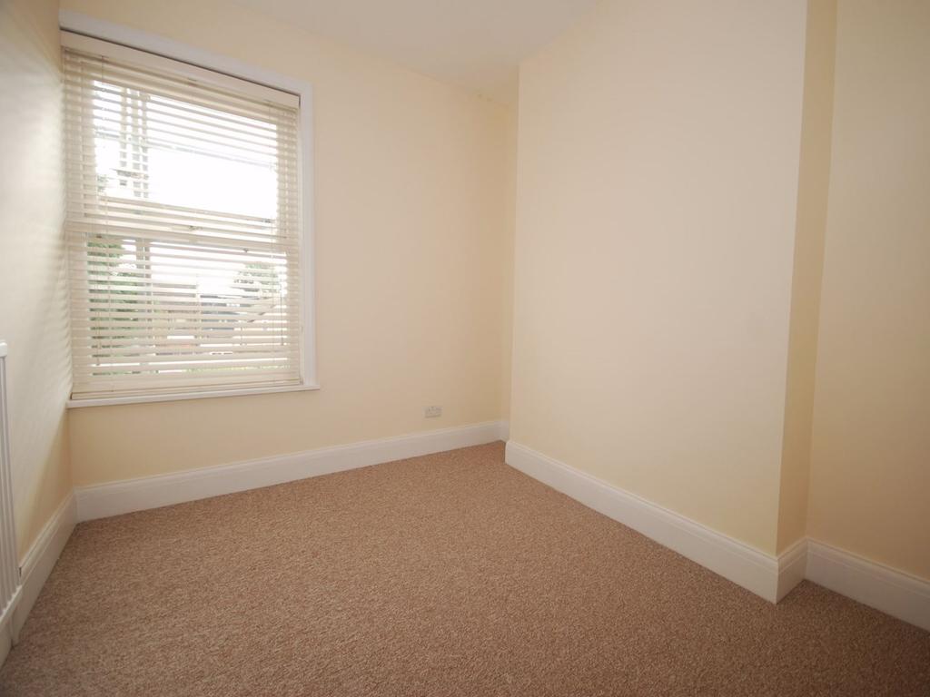 Bloomfield Road, BROMLEY, BR2 2 bed flat £1,150 pcm (£265 pw)