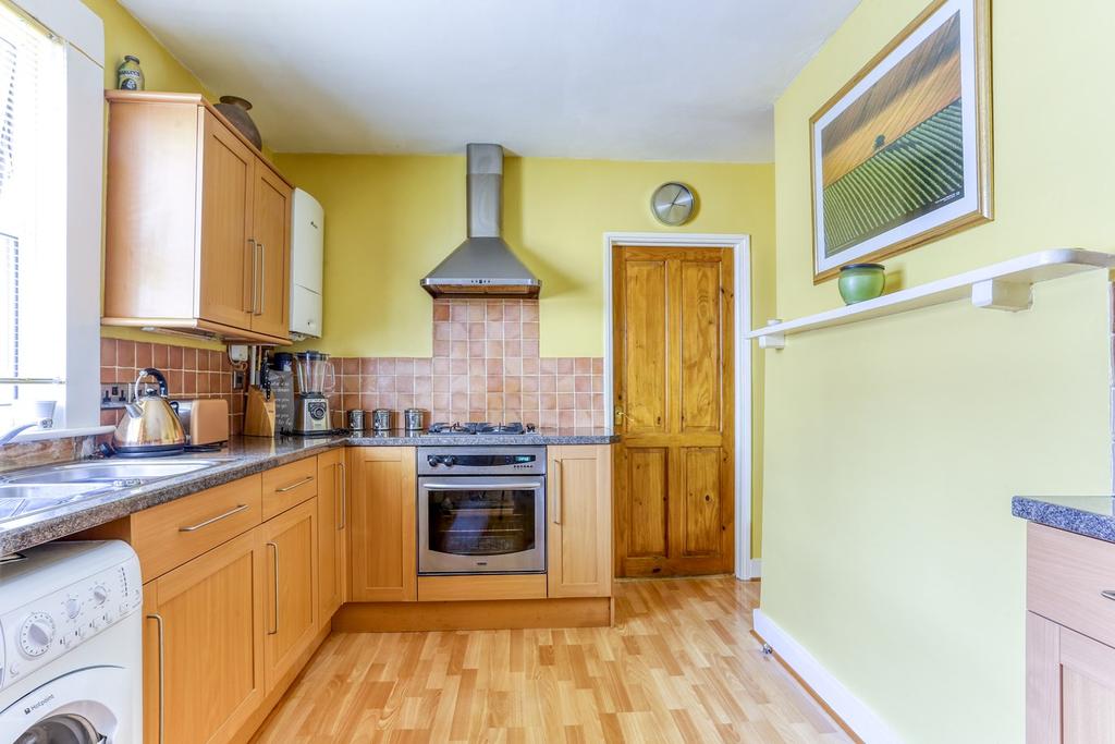 Upton Road, Thornton Heath, CR7 1 bed flat £260,000