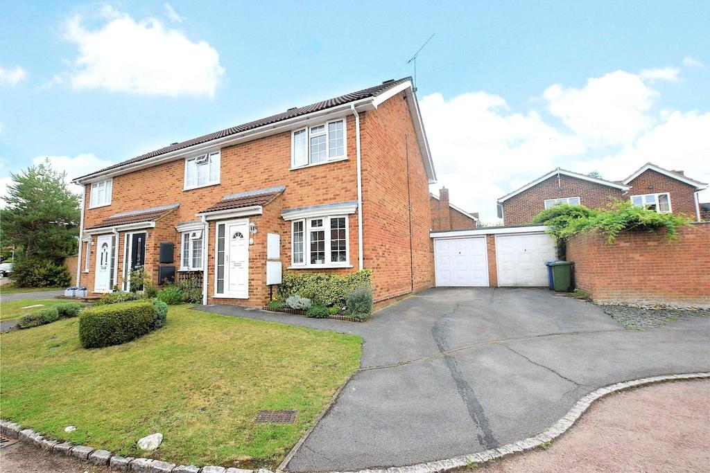 Lewisham Way, Owlsmoor, Sandhurst, Berkshire, GU47 2 bed end of terrace