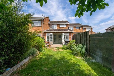 12 Bramfield Place, Hemel Hempstead, HP2 7NZ