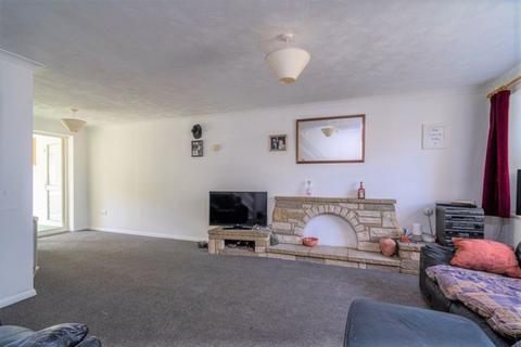 12 Bramfield Place, Hemel Hempstead, HP2 7NZ