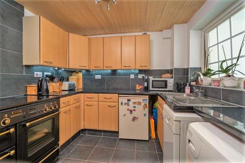 12 Bramfield Place, Hemel Hempstead, HP2 7NZ