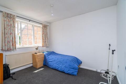 12 Bramfield Place, Hemel Hempstead, HP2 7NZ