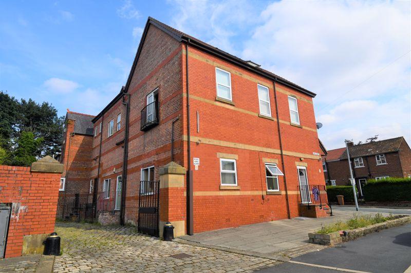 Oaks Court, Hayfield Road, Salford 1 bed apartment £80,000