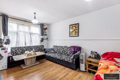 219 Holmedale, Slough, SL2 5RJ