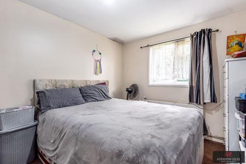 219 Holmedale, Slough, SL2 5RJ