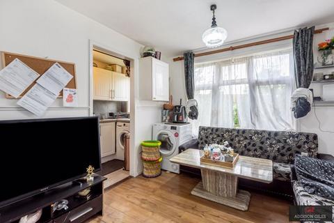 219 Holmedale, Slough, SL2 5RJ