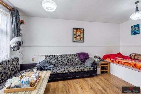 219 Holmedale, Slough, SL2 5RJ