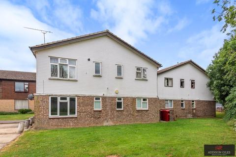 219 Holmedale, Slough, SL2 5RJ