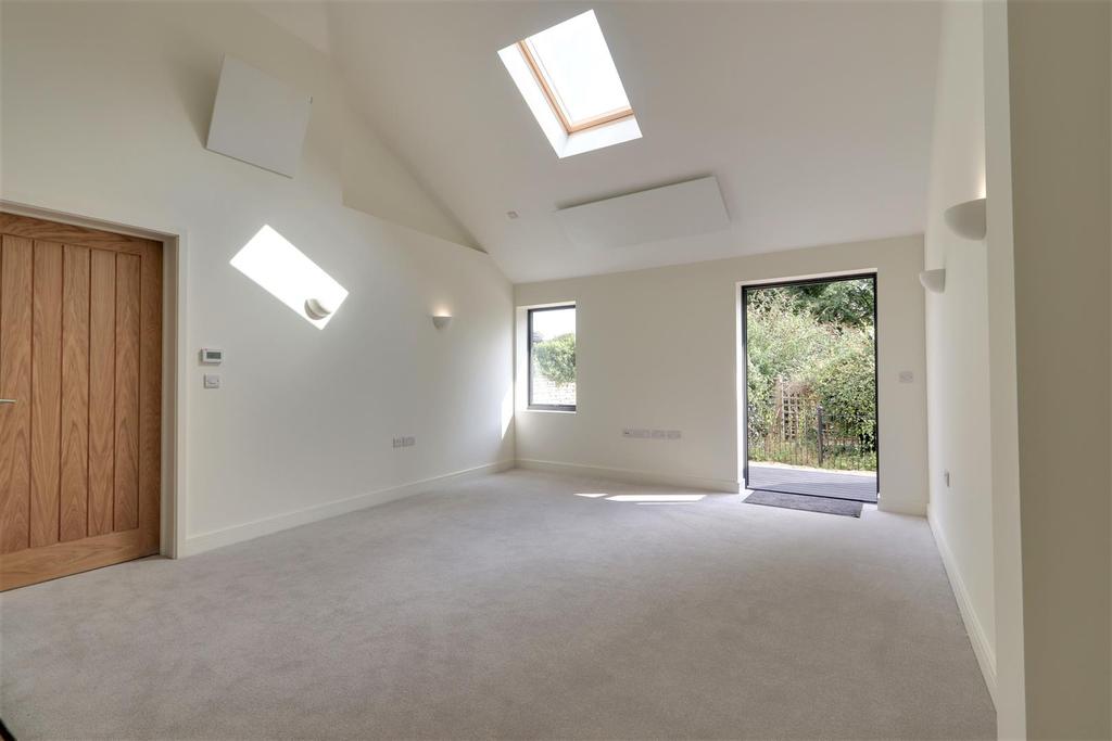 Living Room 2.jpg