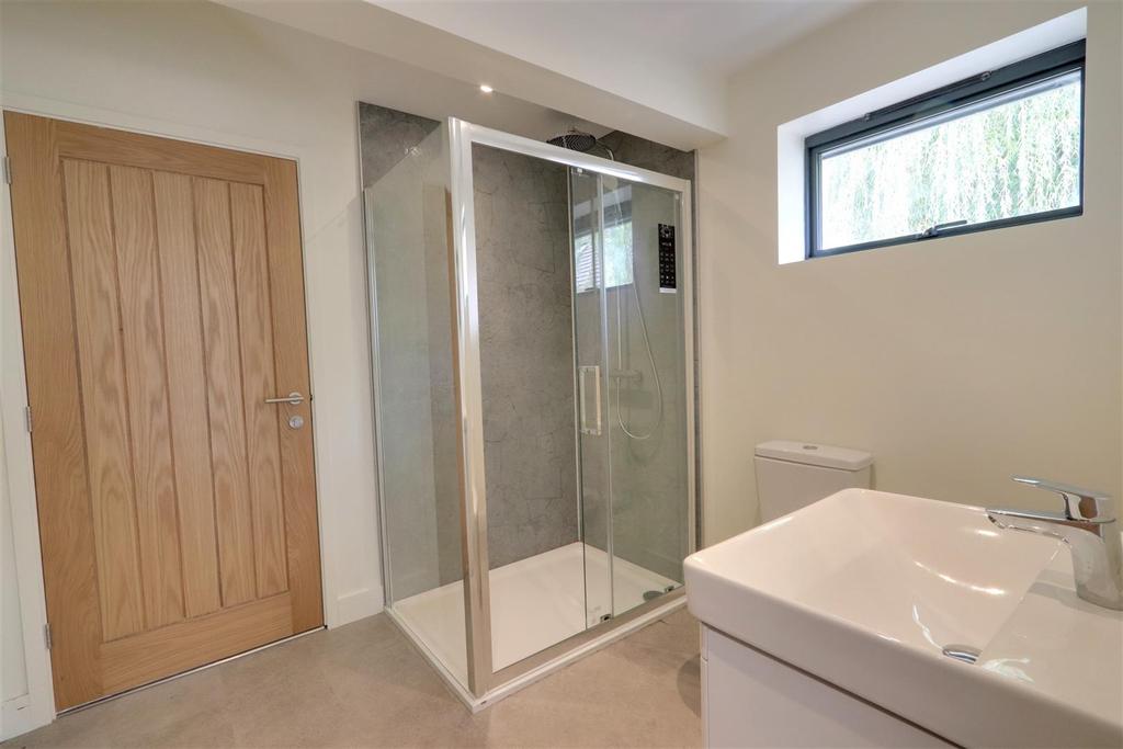 Shower Room.jpg