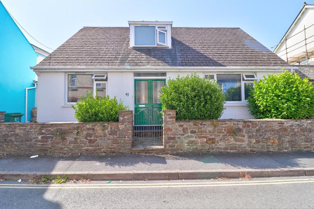 Cross Street, Northam, Bideford 3 bed link detached house £325,000