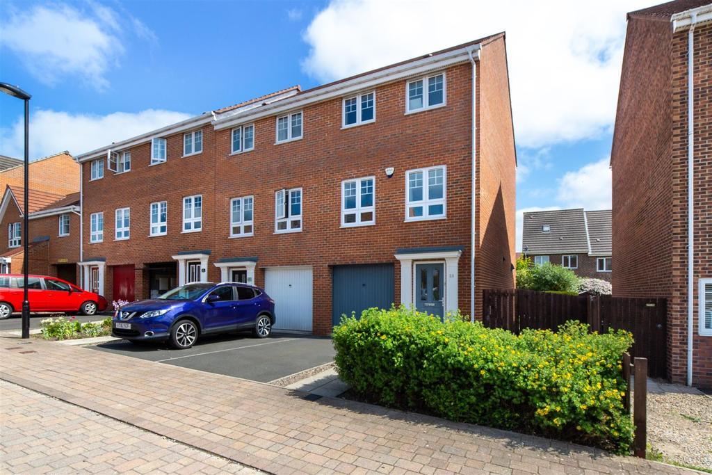 Ashover Road, Kenton, Newcastle Upon Tyne 4 bed townhouse £199,950