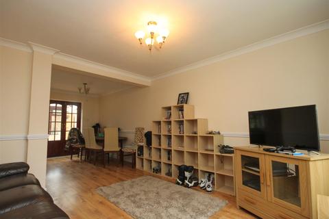 8 Churchlands, Bow, Crediton, EX17 6JF