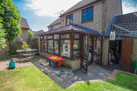 8 Churchlands, Bow, Crediton, EX17 6JF