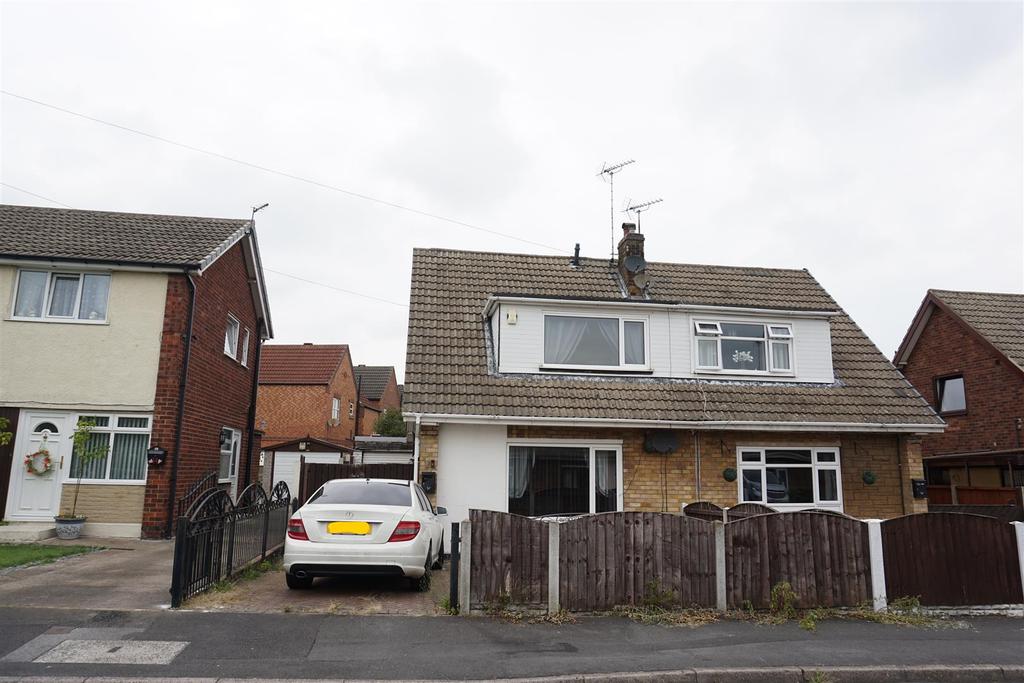 Lynden Avenue, AdwickLeStreet, Doncaster 3 bed semidetached house £159,995