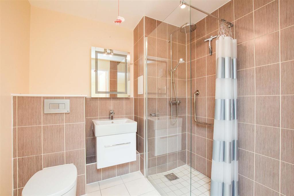 En-suite 15 CC.jpg