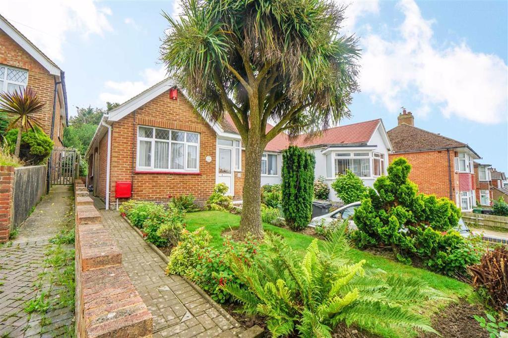 Parker Road, Hastings, East Sussex 3 bed semidetached bungalow £315,000