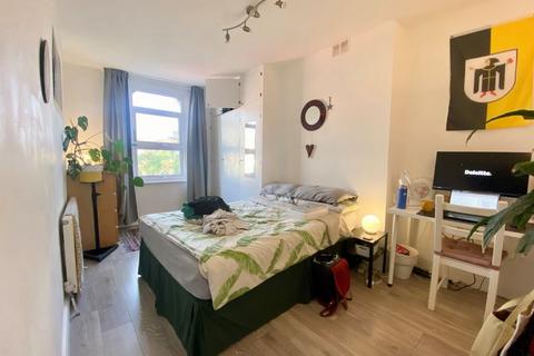 3 bedroom apartment to rent, SE17