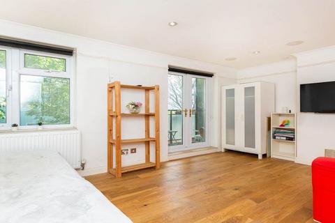 2 bedroom flat to rent, W2