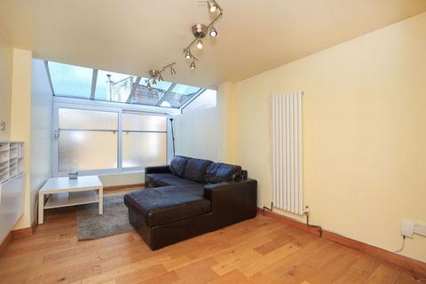 2 bedroom apartment to rent, N19