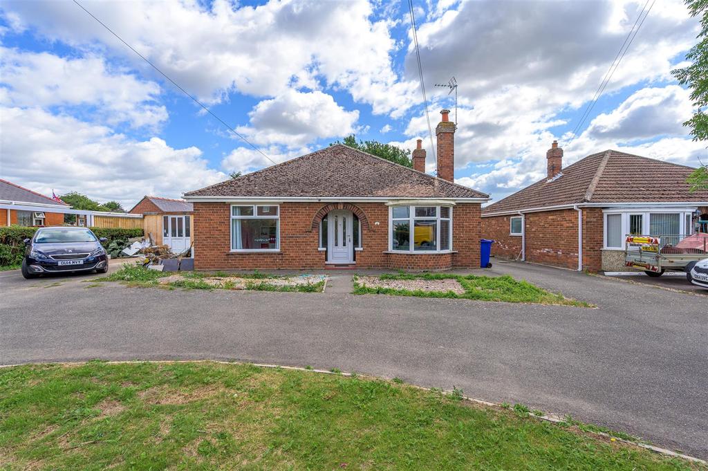 Wyberton Low Road, Boston 3 bed detached bungalow £190,000