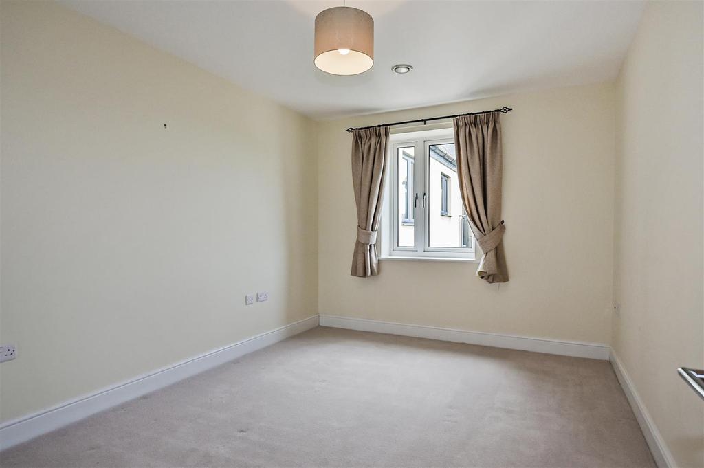 Master Bedroom.JPG
