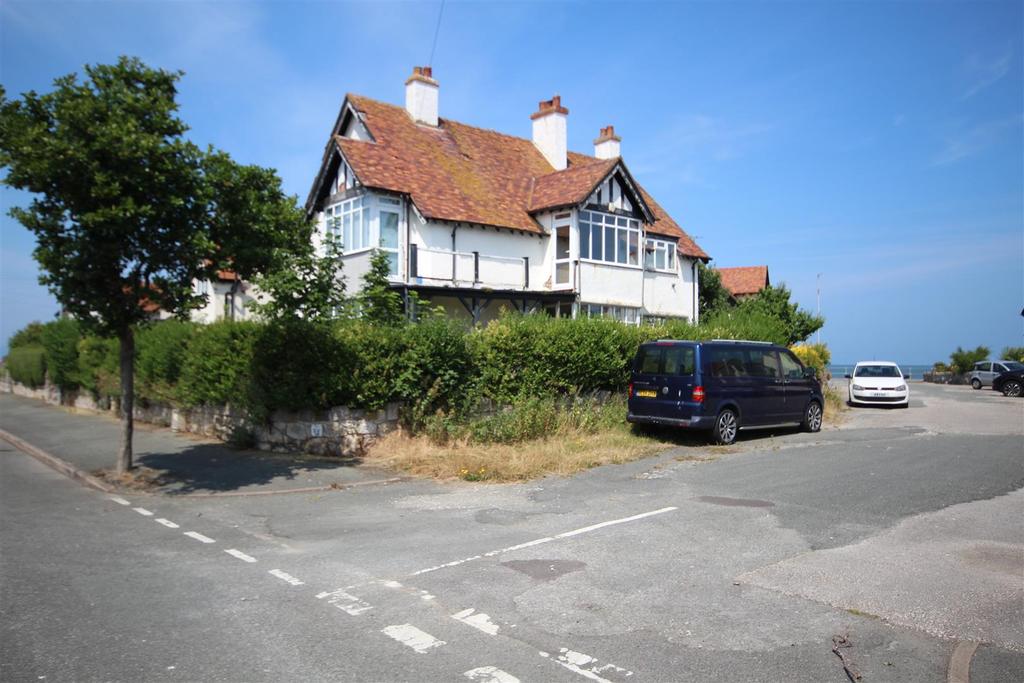 Abbey Road, RhosonSea 4 bed detached house £230,000