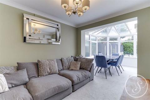 5 Barfield Mount, Leeds, LS17 8TG